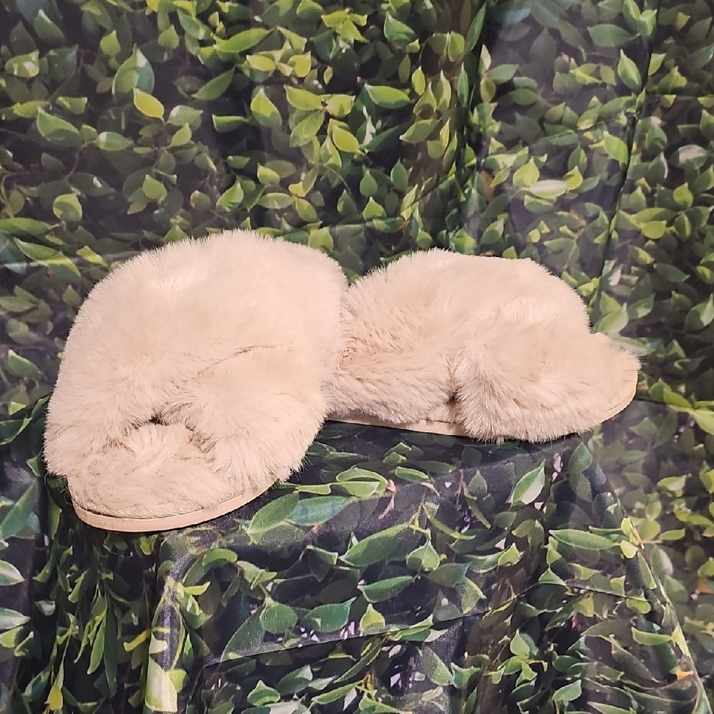 Nine West Fluffy‎ Cream Slippers